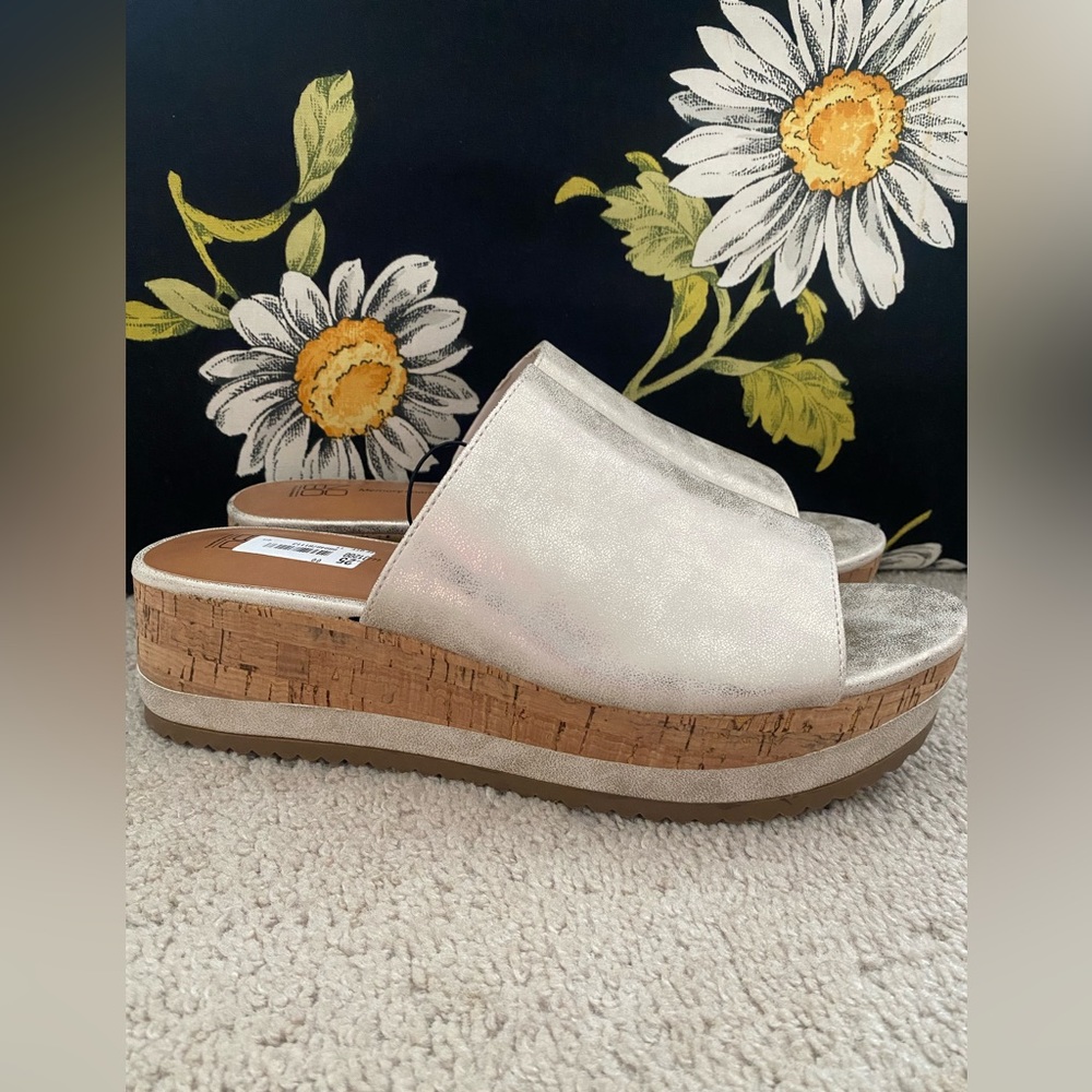 NWOT! No Boundaries Cork Wedge Platforms - Picture 2 of 6